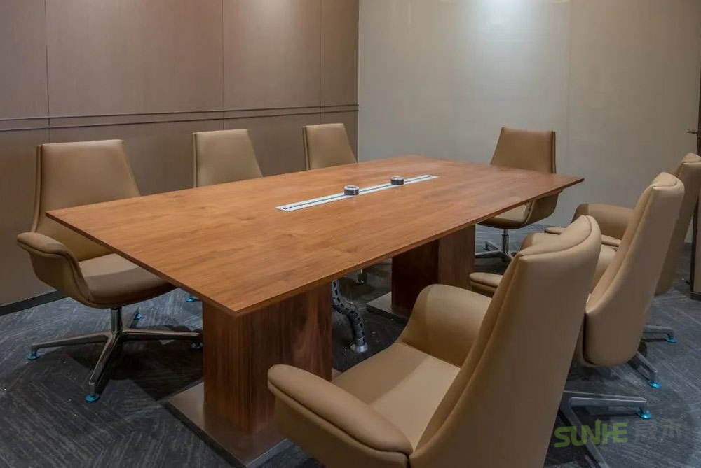 2. We are attentive to the details, calm but not monotonous, to create a relaxed and happy office atmosphere for the entire conference room.